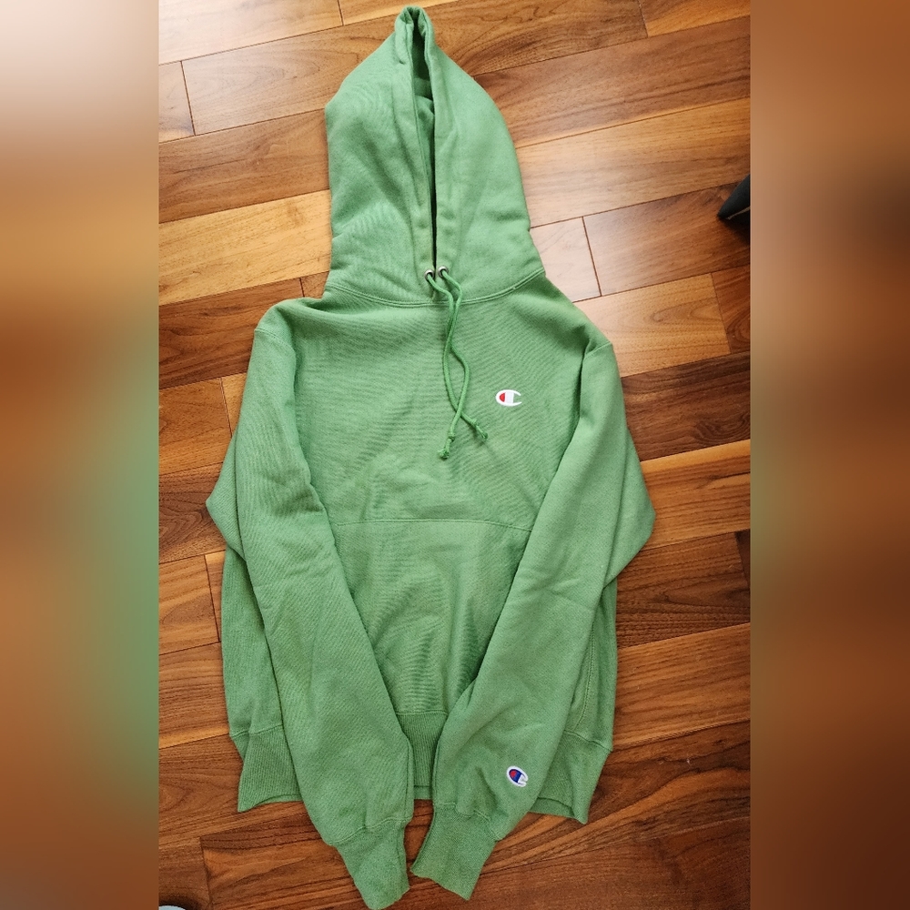 Champion hoodie NEW